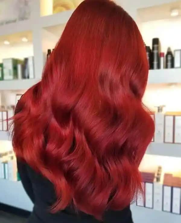 Ateş Bakırı Saç Rengi Nedir ve Kimlere Uygundur? Bakım ve Trendler