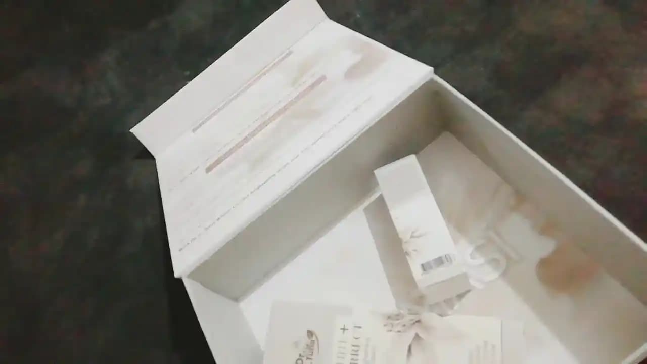 Aydınlatıcı Kremler: Cilt Parlaklığı ve Renk Eşitsizliği İçin Etkili Çözüm