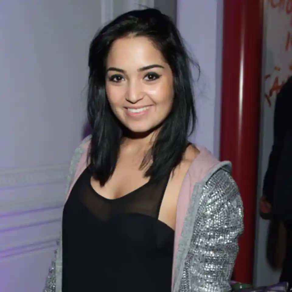 Bakır Kızıl Saç Rengi: Trendler, Tonlar ve Bakım İpuçlarıyla Doğal ve Enerjik Görünüm