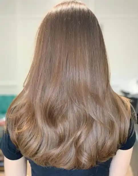 Bal Kumral Rengi: Doğal ve Şık Saç Renkleri ile Kendinizi Yenileyin