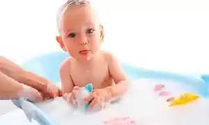 Bebek Şampuanı Kullanım Yaşı ve Doğru Seçim İçin Uzman Tavsiyeleri