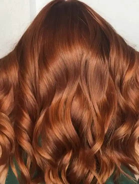 Kozmetik Dünyasında Bakır Renkleri: Saç, Makyaj ve Dekorasyonda Sıcak ve Çekici Seçenekler