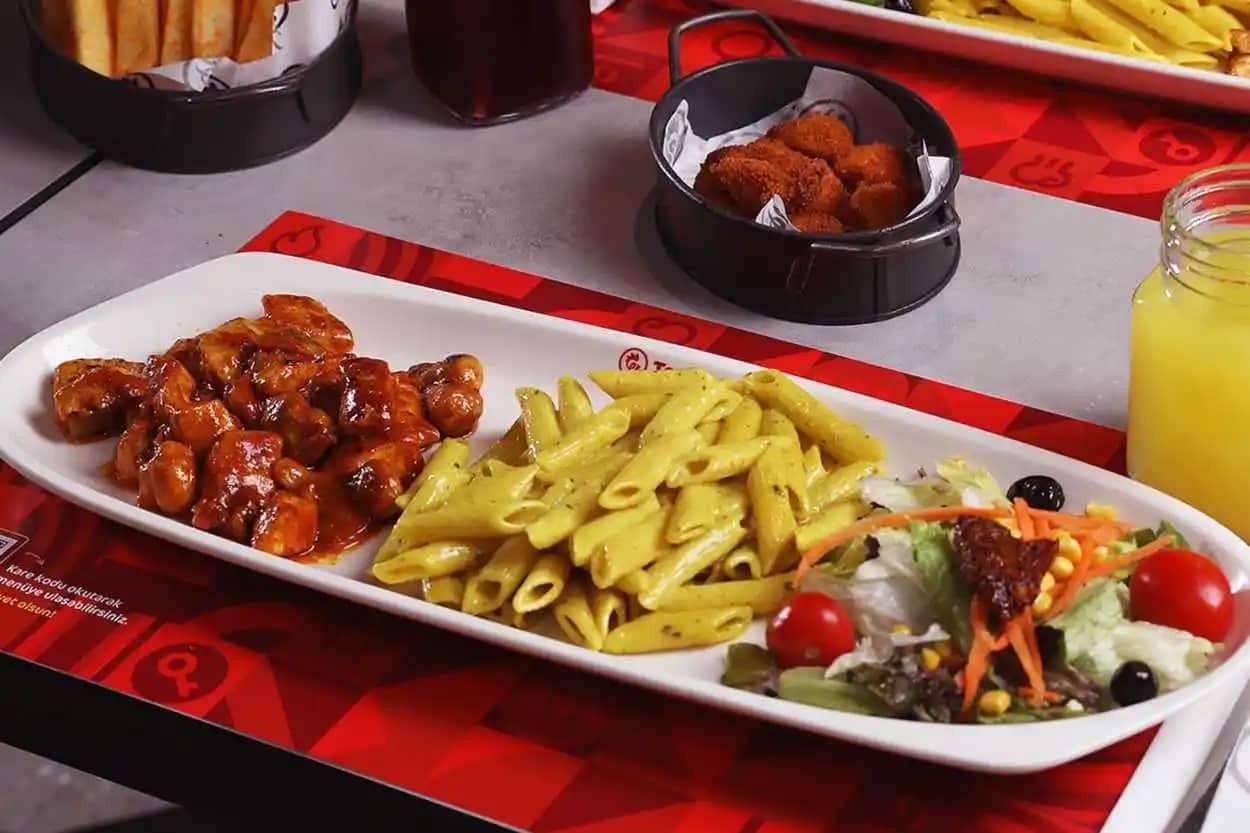 Kozmetikte Güncel Trendler ve Yenilikler: Doğal, Sürdürülebilir ve Teknolojiyi Entegre Eden Güzellik Yaklaşımları