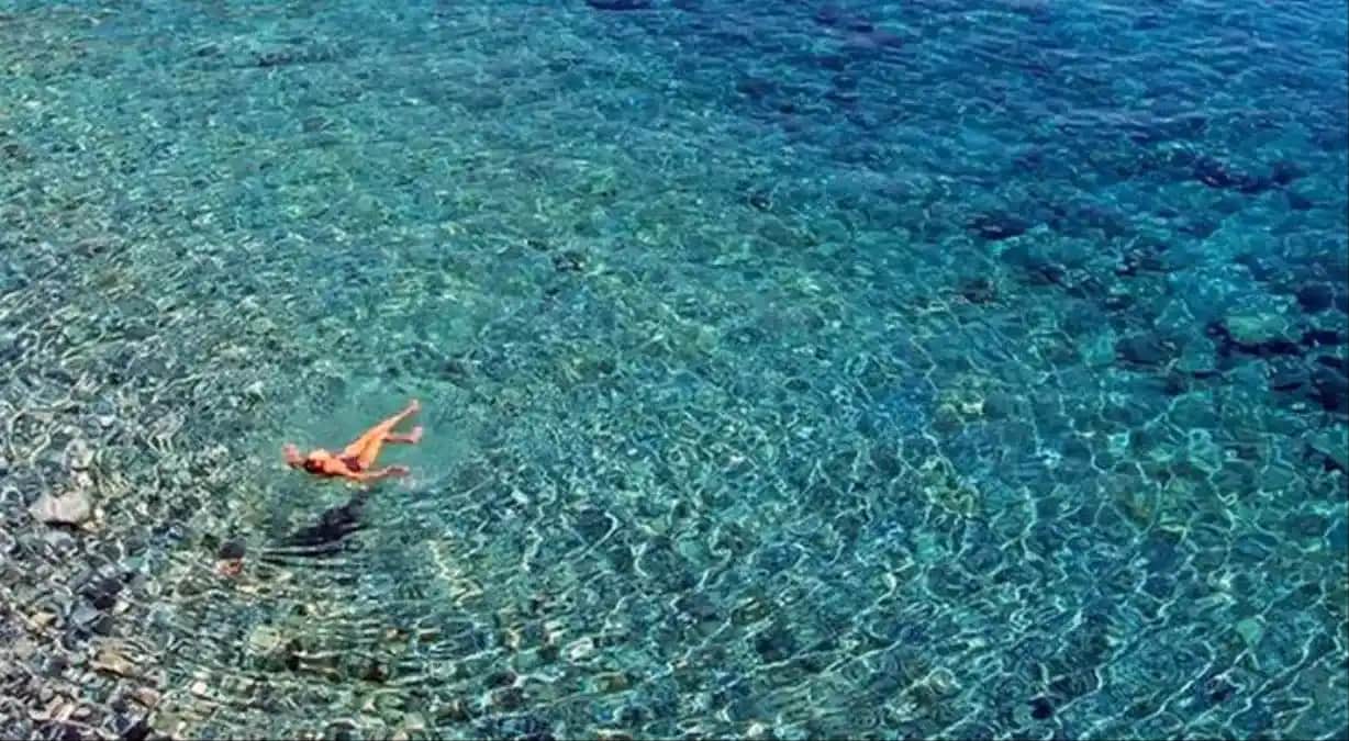 Regl Döneminde Denize Girme Güvenliği ve Dikkat Edilmesi Gerekenler