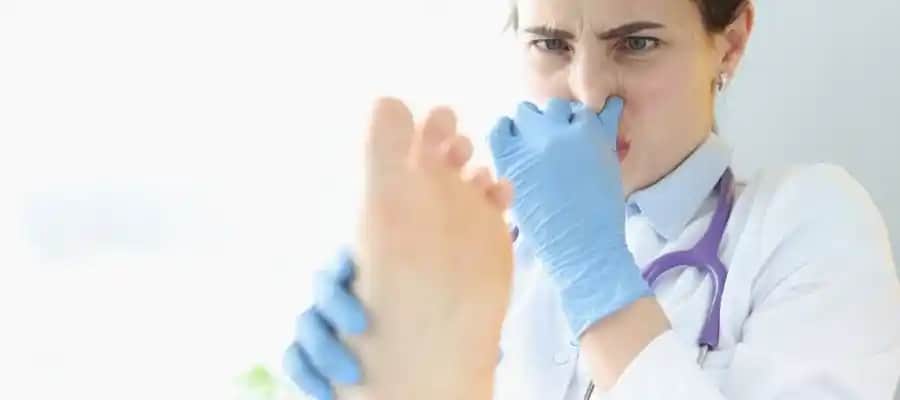 Ayak Kokusu Nedenleri ve Kalıcı Çözüm Yolları Hakkında Detaylı Bilgi