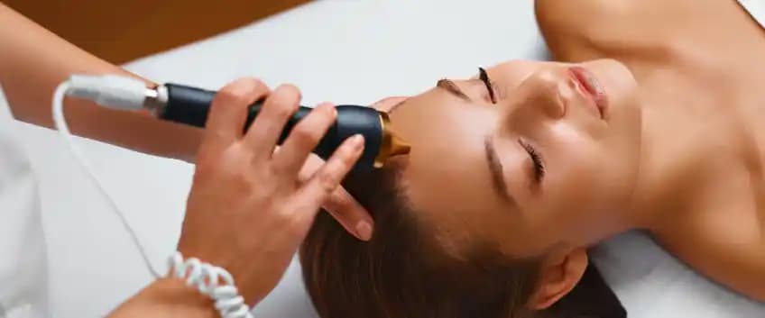 Cilt Sıkılaştırma Yöntemleri ve Sağlıklı, Genç Görünüm İçin En İyi Seçenekler