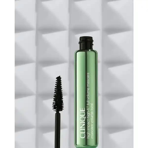 Clinique High Fi Maskara ile gözlere hacim ve uzunluk kazandıran etkili ürün
