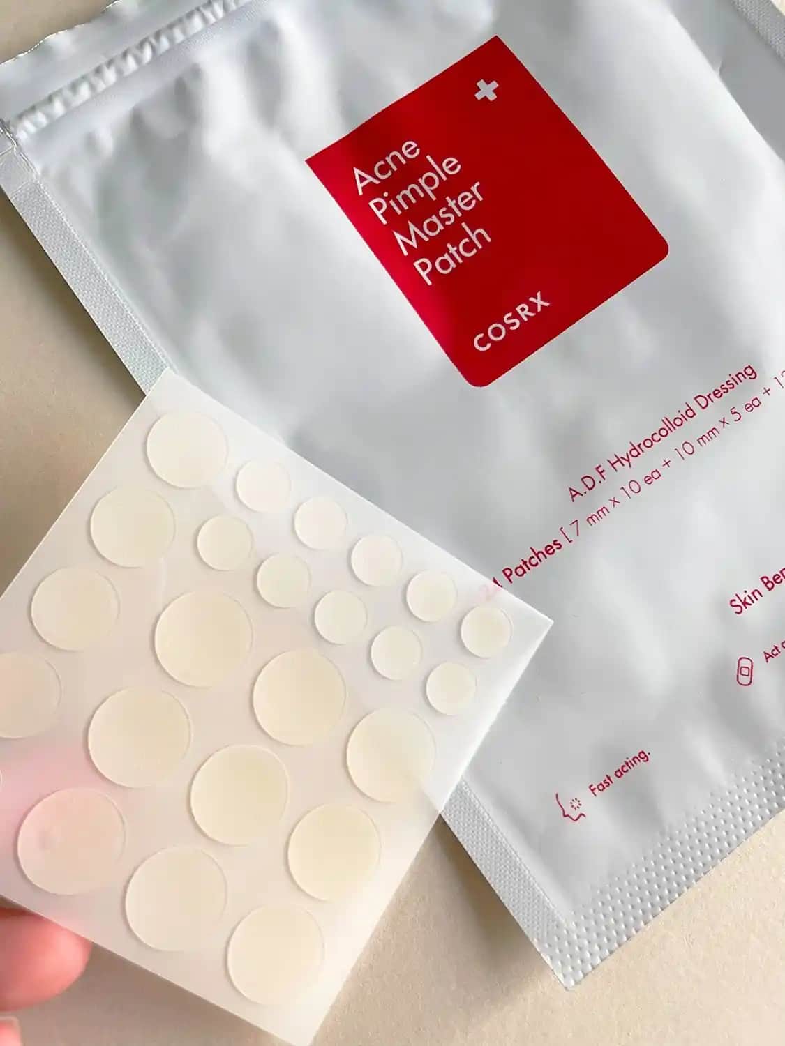 COSRX Pimple Patch ile Sivilcelere Etkili ve Güvenilir Çözüm Sunuyor