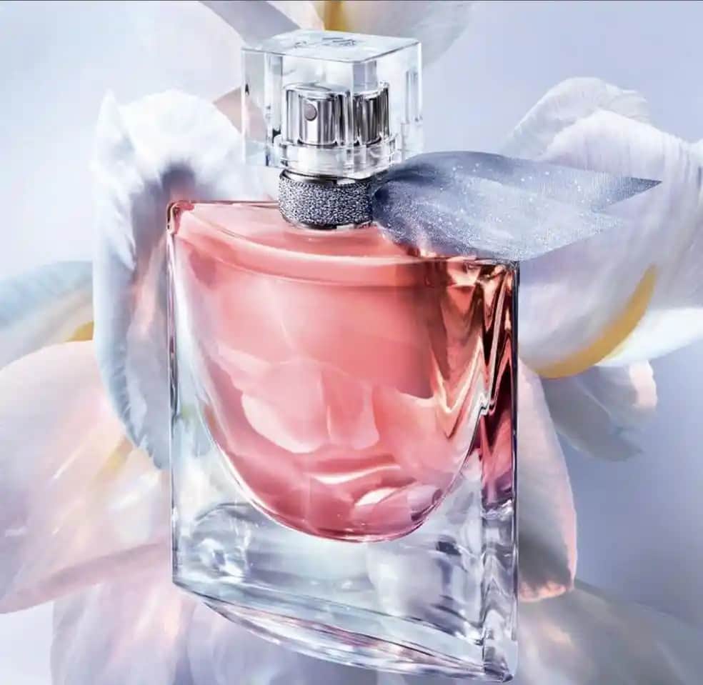 Dünyanın En Güzel Kadın Parfümleri: Seçim ve Trendler Hakkında Detaylı Bilgi