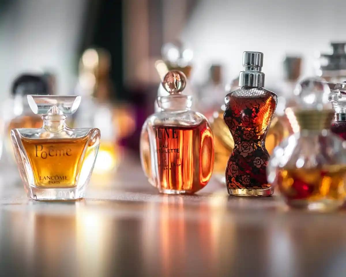 Dünyanın En İyi Parfüm Markaları: Chanel, Dior, Guerlain ve Diğer Prestijli Seçenekler