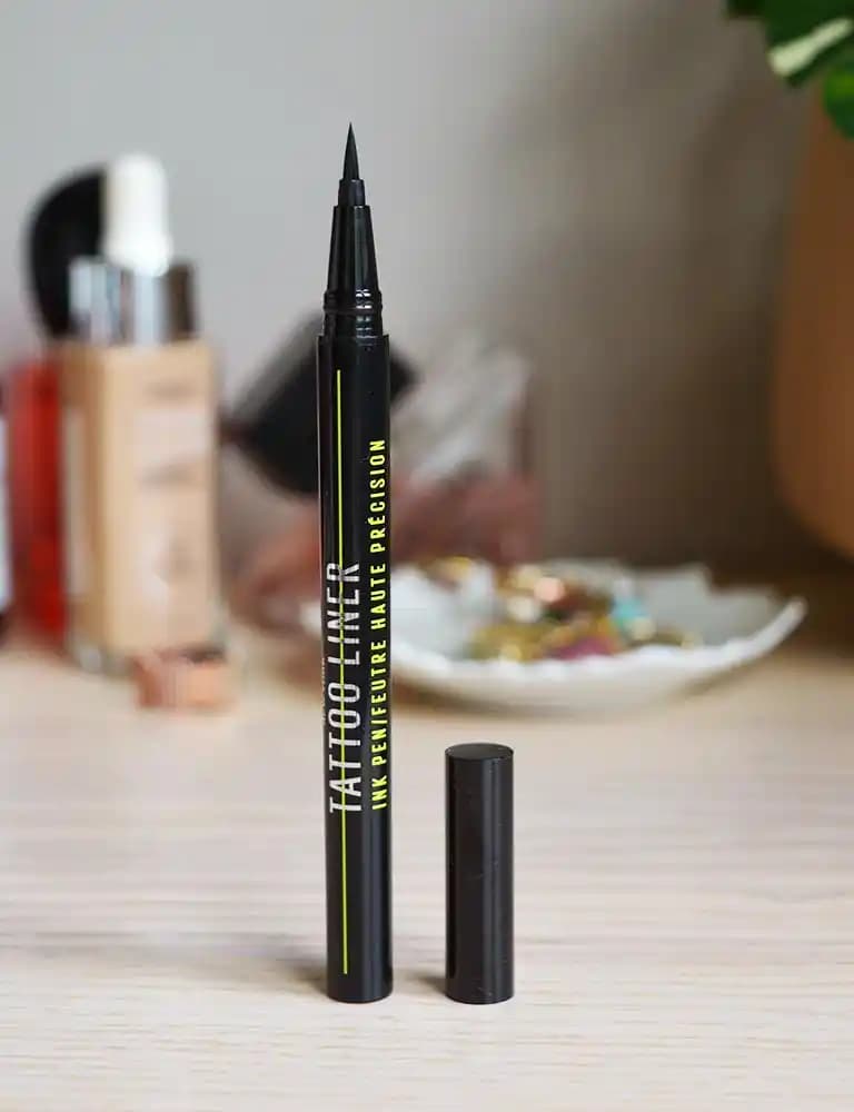 En İyi Kalem Eyeliner Seçimi ve Kullanım İpuçları Gözlerinize Çarpıcı Bir Dokunuş