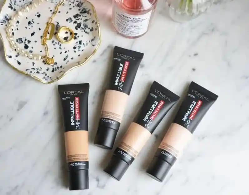 En İyi Kapatan Fondöten Rehberi: Doğru Ürün Seçimi ve Uygulama İpuçları