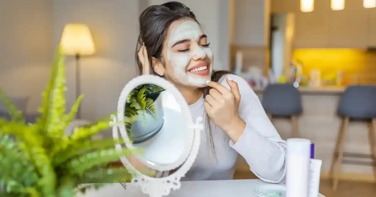 Evde Doğal Gözenek Sıkılaştırıcı Maskeler: Tarifler ve Bakım İpuçları