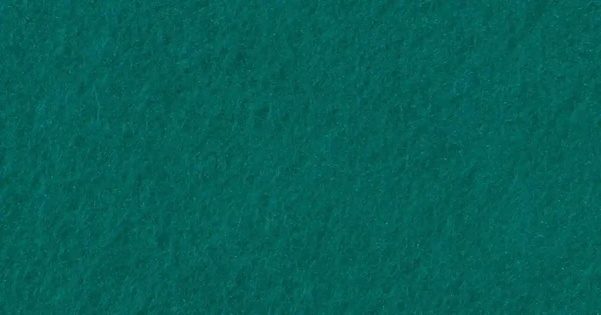 Golden Rose Essential Great Curl & Volume Maskara ile doğal ve etkileyici kirpikler elde edin