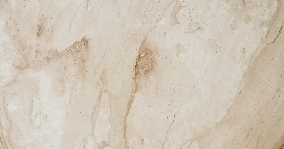 Göz Kapağı Nemlendirici Seçimi ve Kullanımı: Sağlıklı ve Genç Gözler İçin Rehber