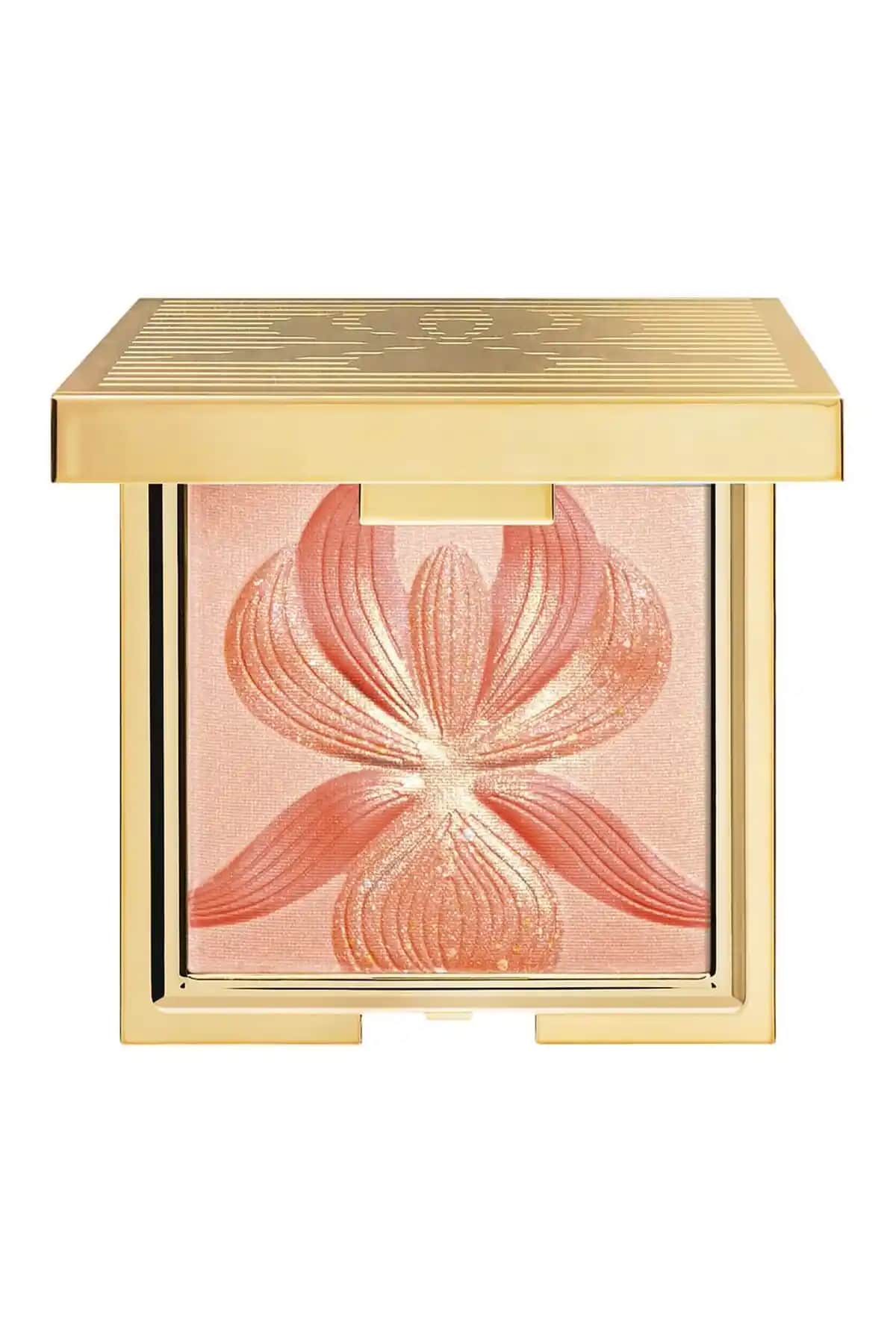 Highlighter ve Allık Kullanımıyla Doğal ve Işıltılı Makyaj Nasıl Yapılır