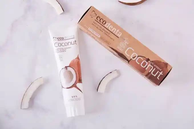 Hindistan Cevizi Diş Macunu: Doğal İçerikleriyle Sağlıklı ve Güzel Bir Gülüş