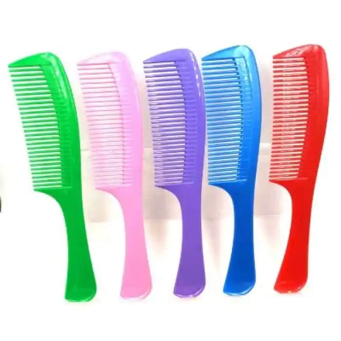 Kadınlar İçin Tarak Seçimi ve Kullanımı: Saç Sağlığı ve Estetik İçin Rehber