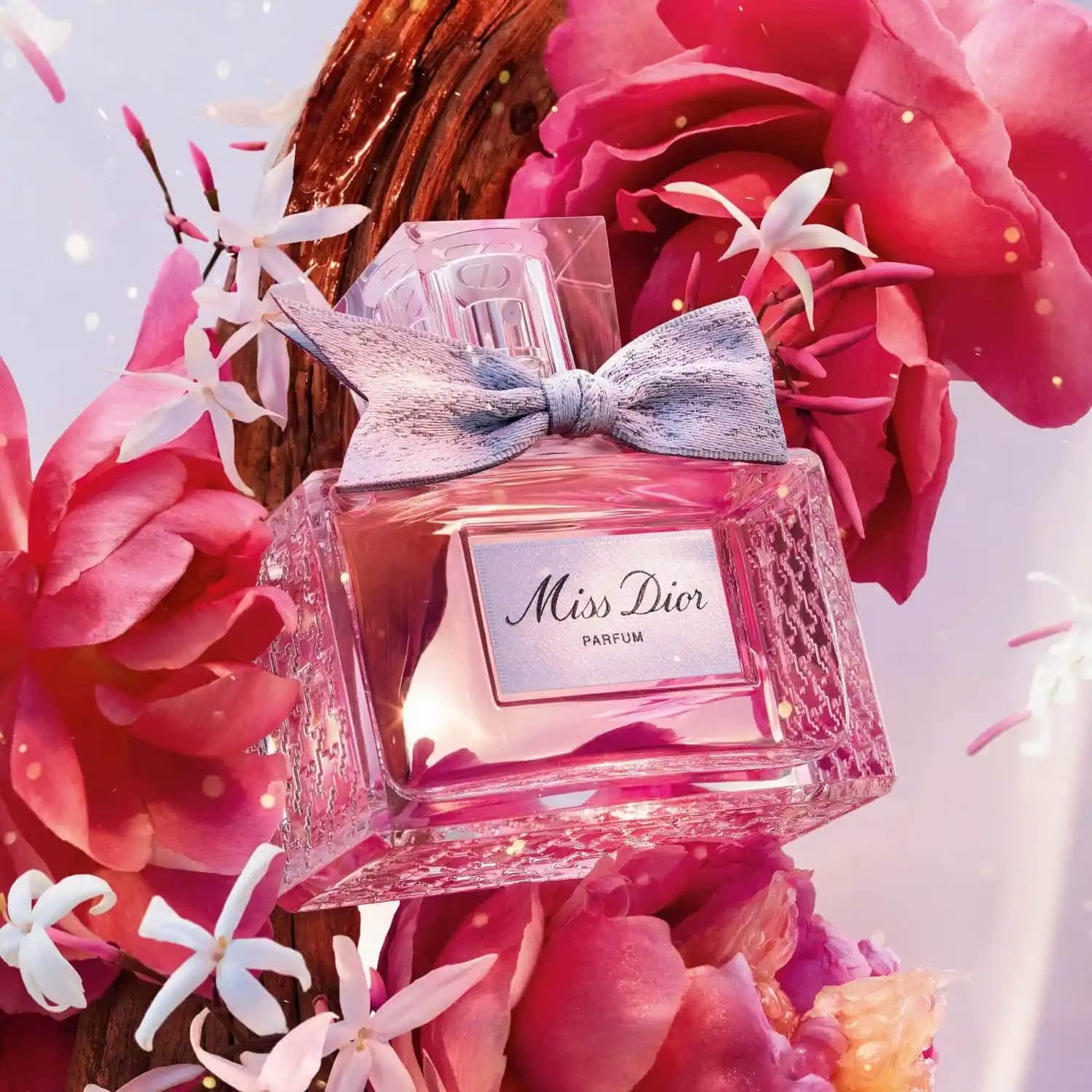 Miss Dior: Zarif ve Modern Kadınlar İçin İkonik Parfüm Seçenekleri ve Özellikleri