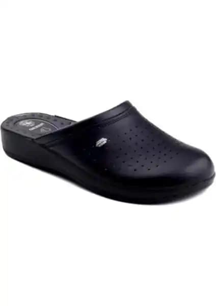 Gezer Sabo 4 Nokta Doktor Aşçı Terlik 43 Numara ile Doktor-Hemşire Terliği Karşılaştırması