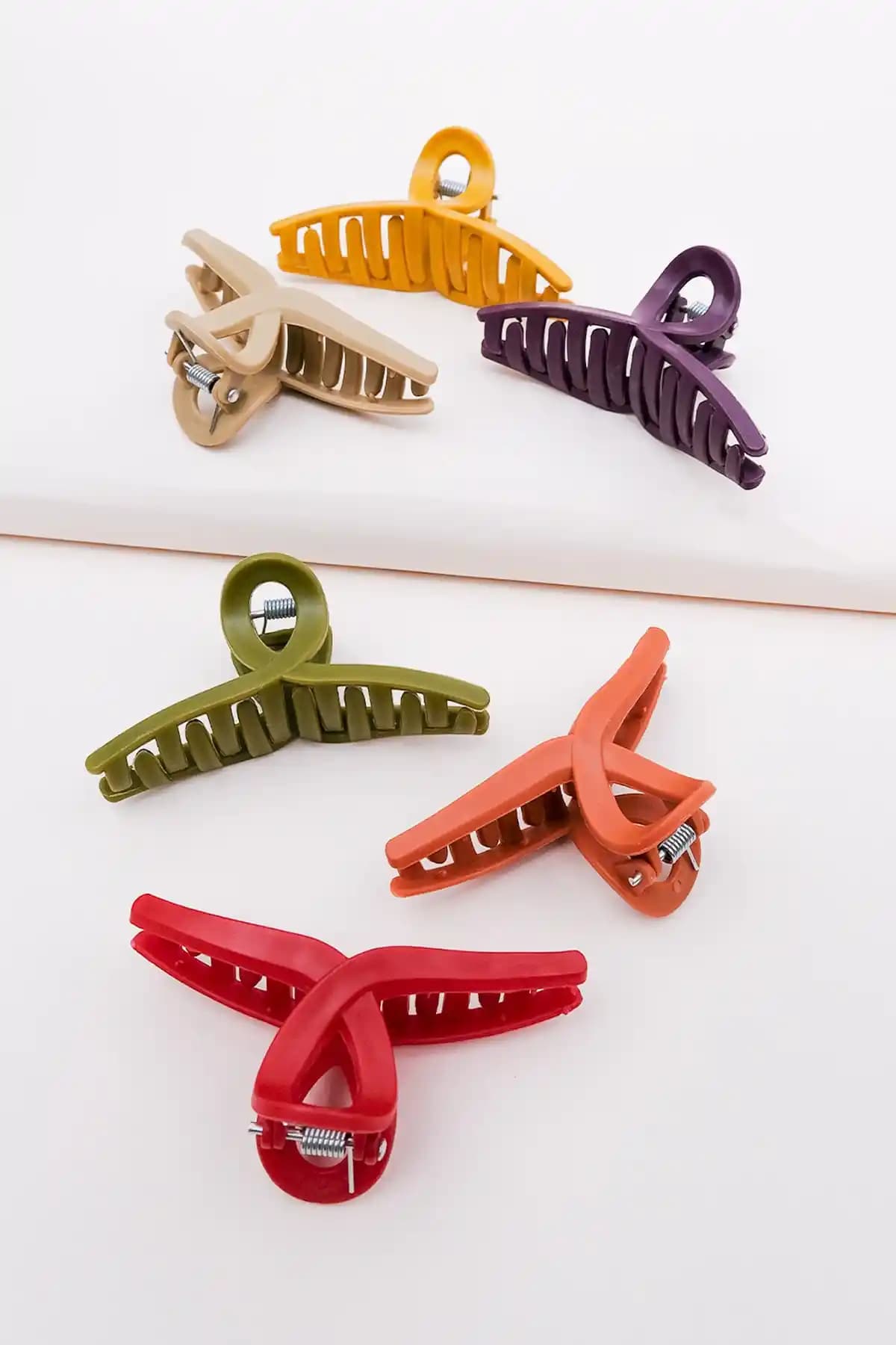 Monalisa Kadın 6’lı Fiyonk Mandal Toka Seti: Renkli, Hafif ve Çok Yönlü Saç Aksesuarı