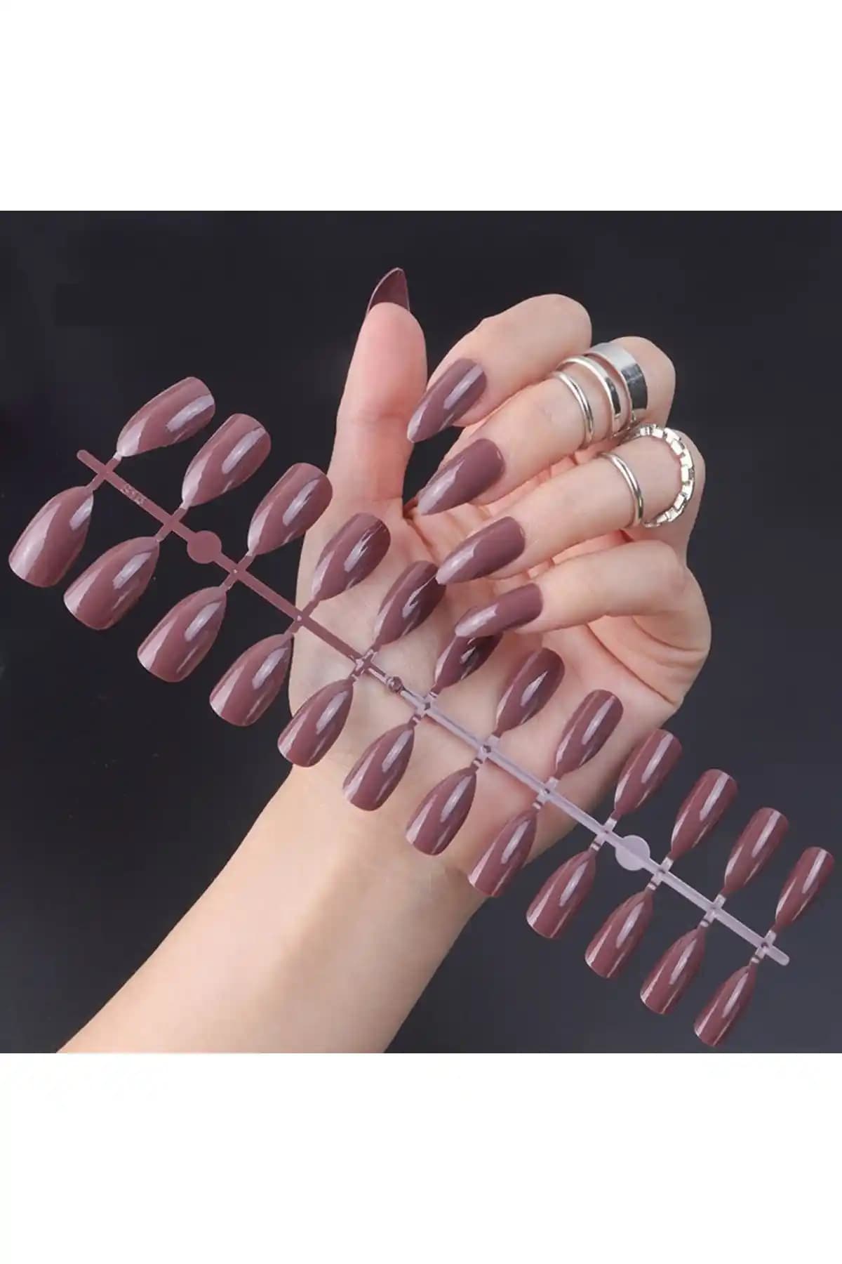 Nail Master 24'lü Badem Takma Tırnak Seti: Doğal Badem Şekli, Hijyen ve Güvenli Uygulama