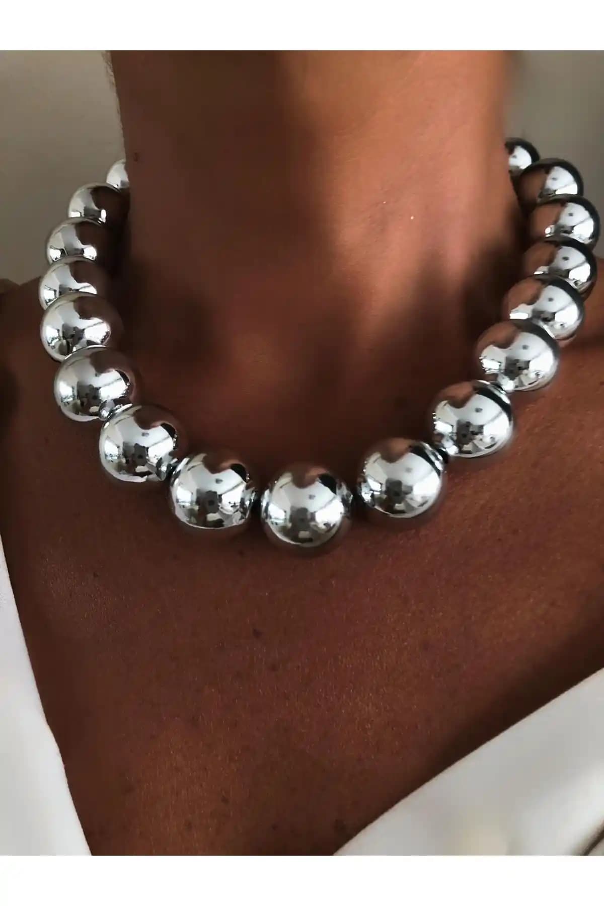 Rossetto Atelier Rs Gümüş Renk Top Top Kolye: El Yapımı Tasarımın Detaylı İncelemesi