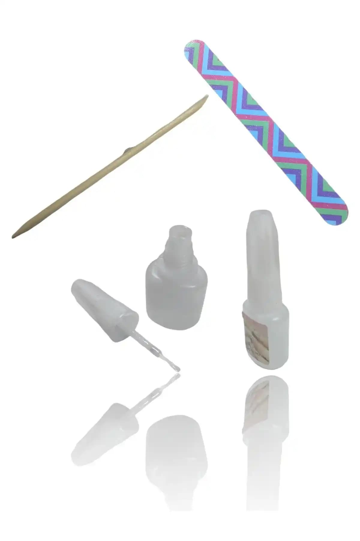 RubaTrend Tırnak Takma Seti: Fırçalı Sıvı Yapıştırıcısı ile Kolay Uygulama ve Set İçeriği