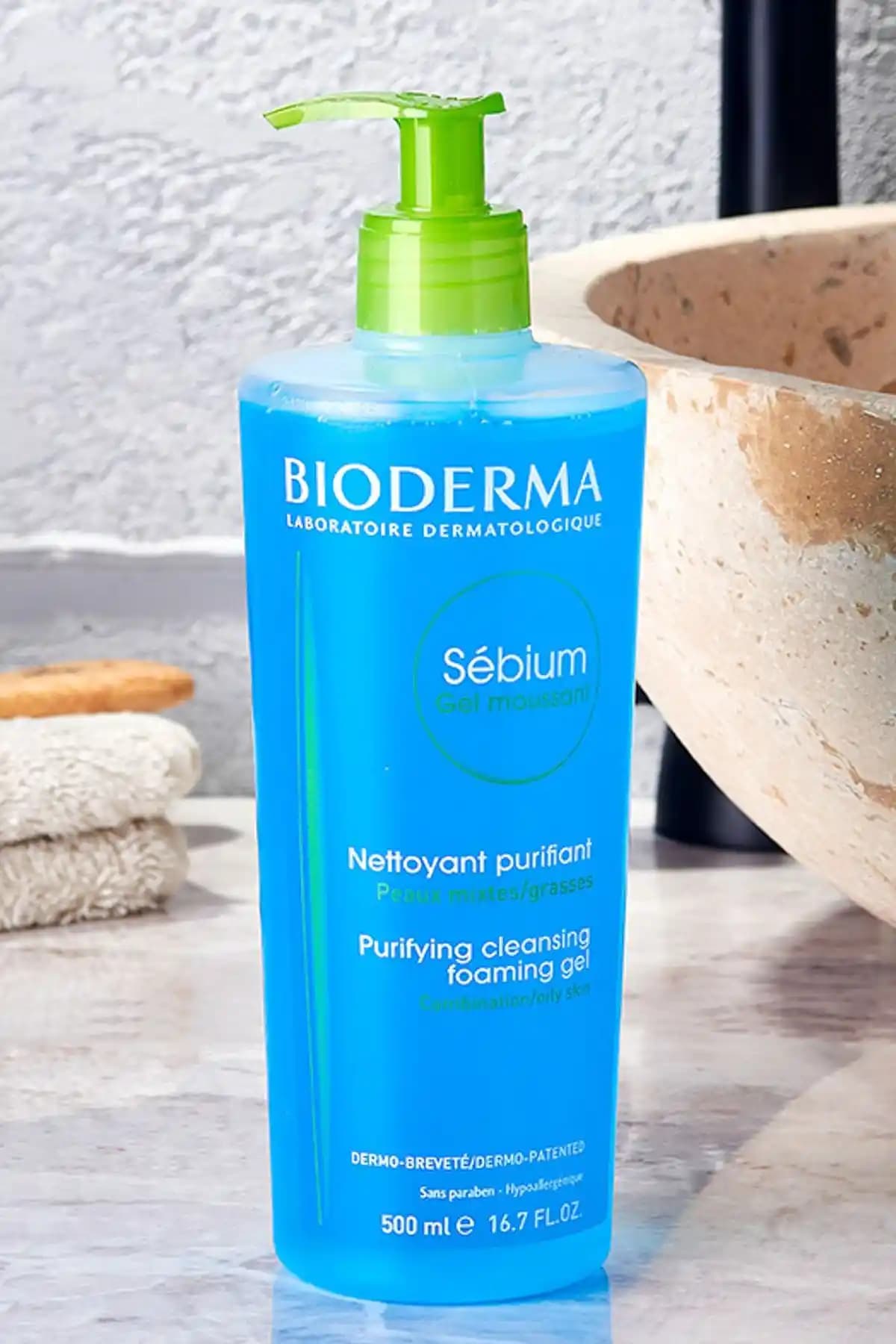 Bioderma Sebium Yüz Yıkama Jeli: Yağlı ve Akne Eğilimli Ciltler İçin Güvenilir Temizlik Çözümü