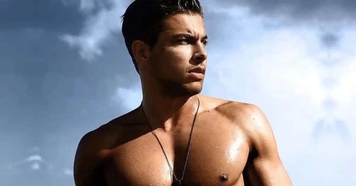 Bronz Ten Erkekler İçin Doğal Güzellik ve Çekiciliğin Simgesidir