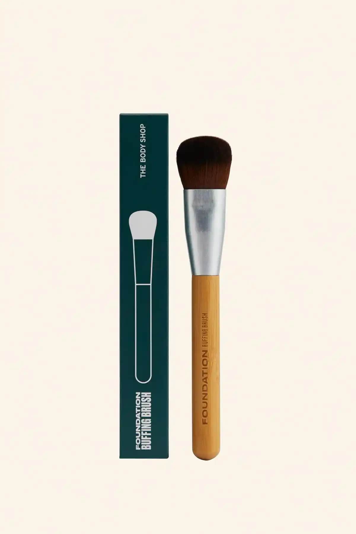 Buffing Fırça Nedir, Nasıl Kullanılır ve Makyajda Avantajları Nelerdir