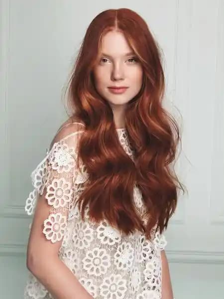 Buzlu Kestane Saç Rengi: Doğallık ve Şıklığın Muhteşem Buluşması