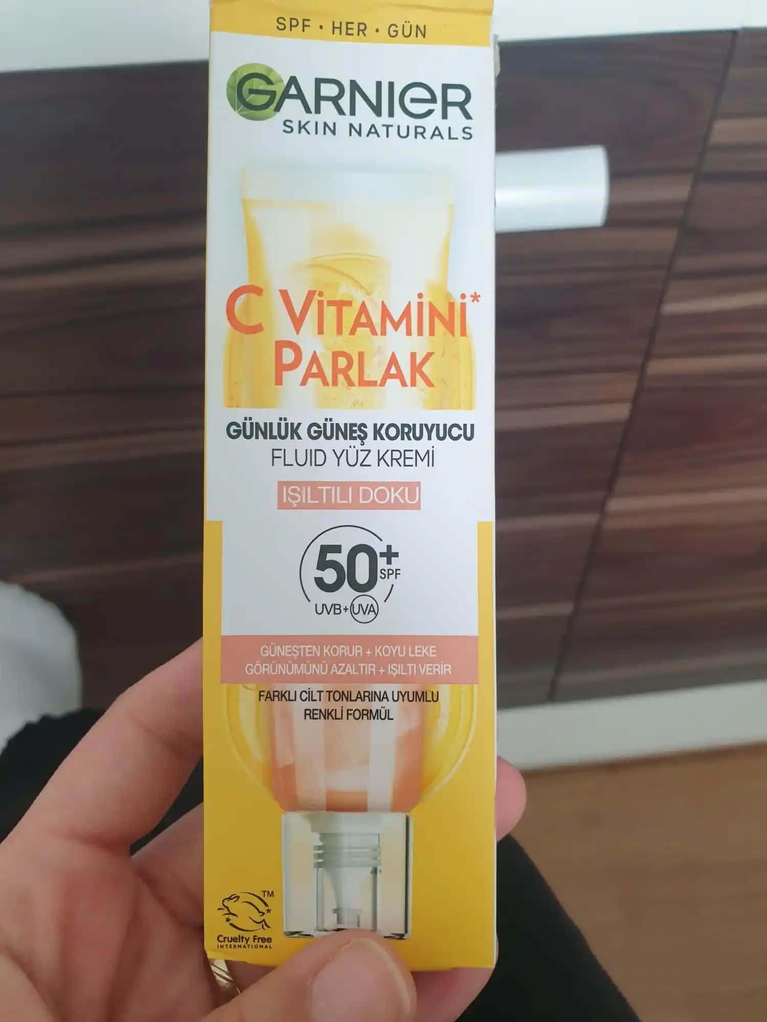 C Vitamini İçeren Güneş Kremleri: Cilt Koruma ve Parlaklık Artırıcı Özellikler