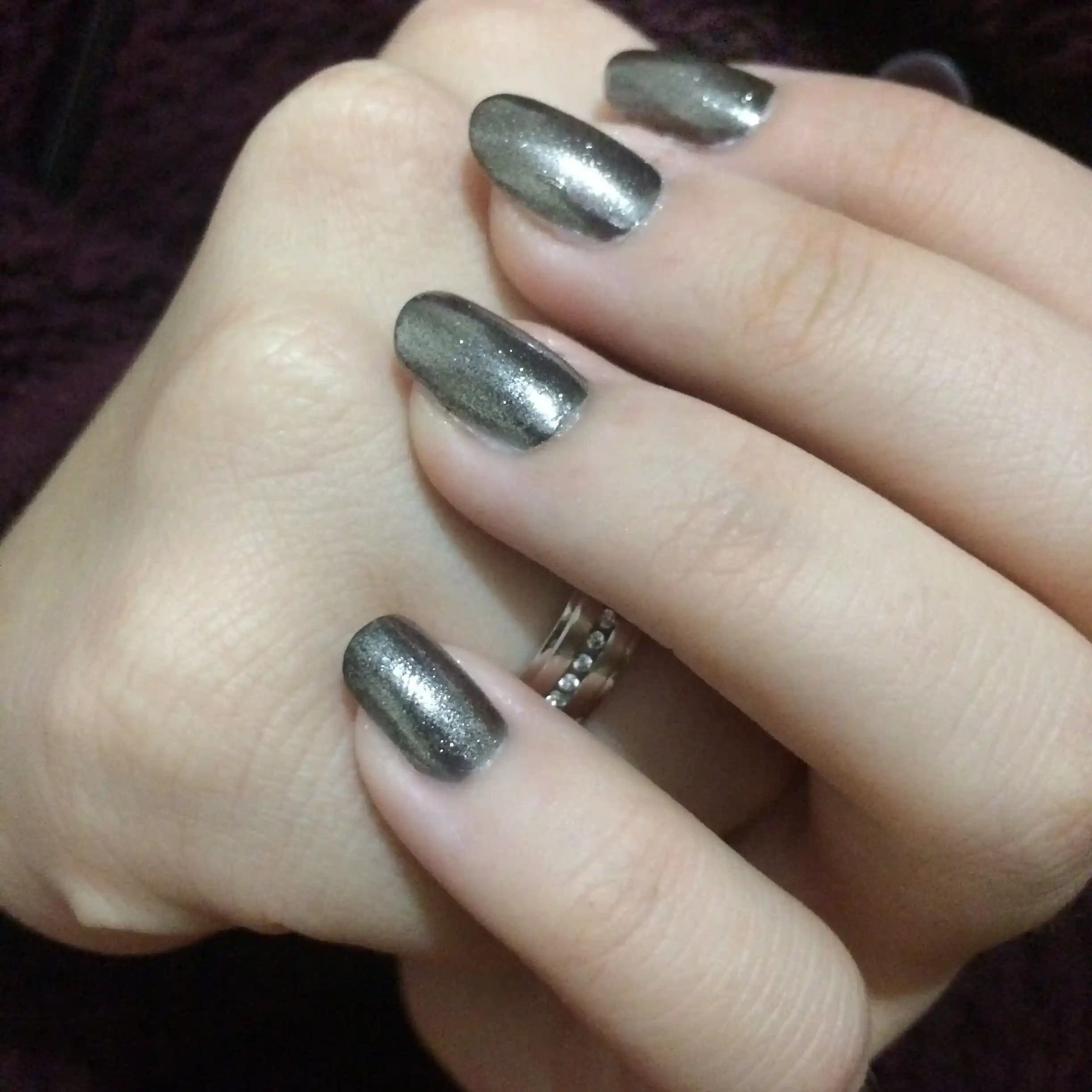 Chrome Oje Trendleri ve Kullanım İpuçlarıyla Modern Güzellik Yaklaşımları