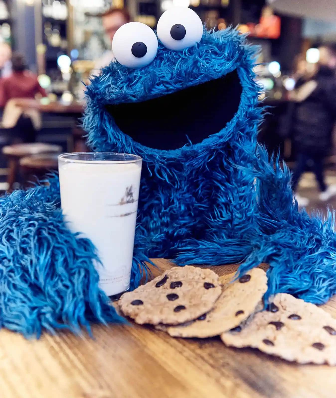 Cookie Monster Oje: Renk ve Eğlenceyi Kozmetik Dünyasında Birleştiren Trend