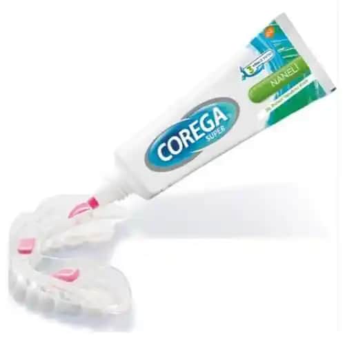 Corega Diş Yapıştırıcısının Doğru Kullanımı ve Günlük Hayatta Sağladığı Faydalar