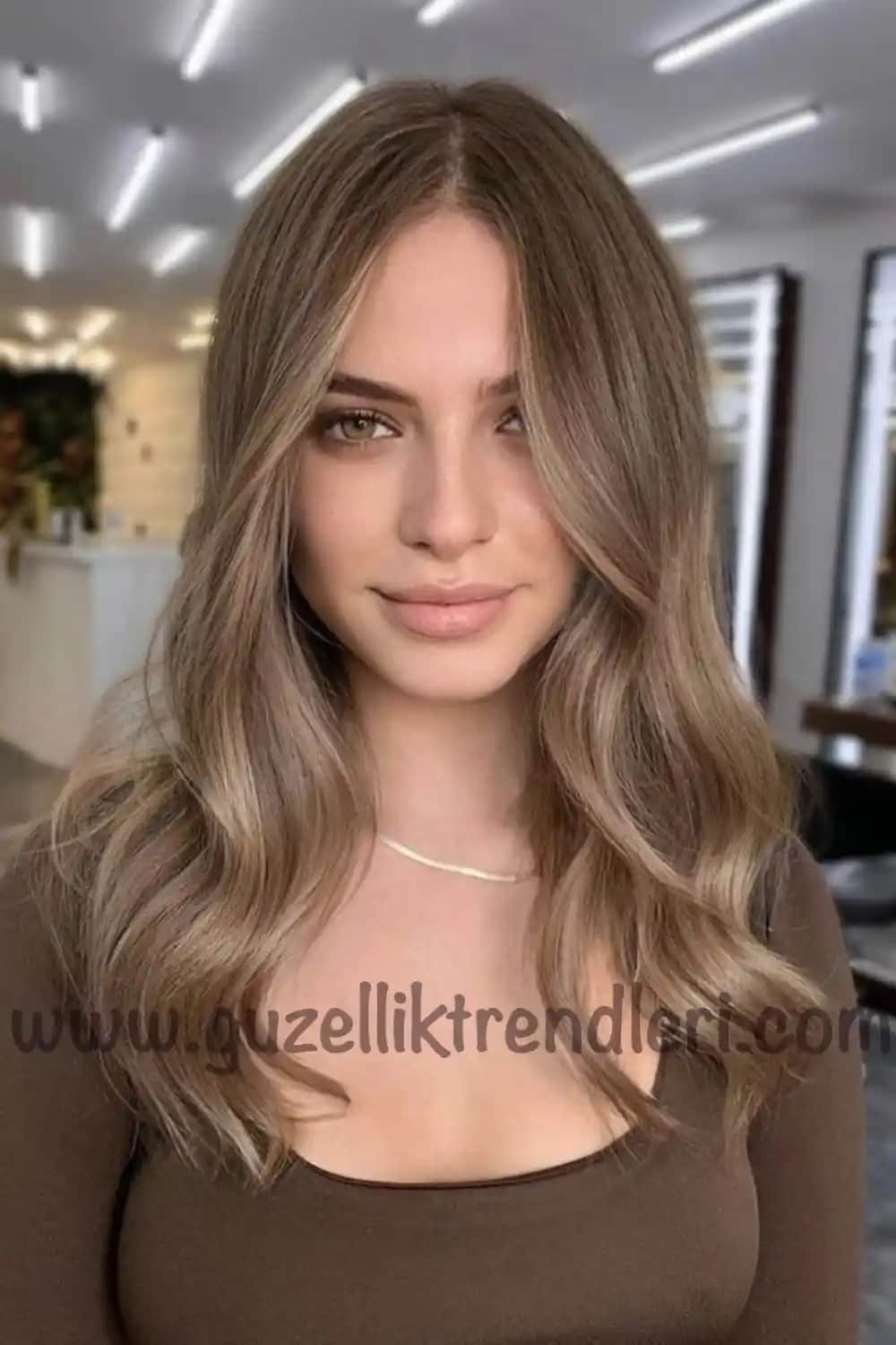 Dark Blonde Nedir? Kozmetik ve Saç Renkleri Dünyasında Güncel Trendler ve Bakım İpuçları