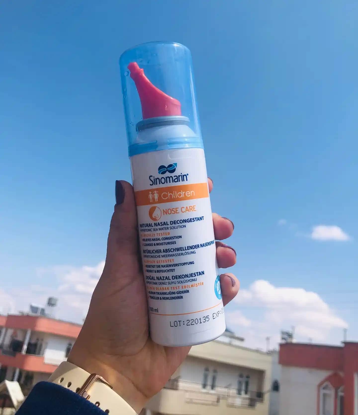 Deniz Suyu Spreyi Kullanımı ve Faydaları: Doğal Kozmetik ve Sağlık Çözümü