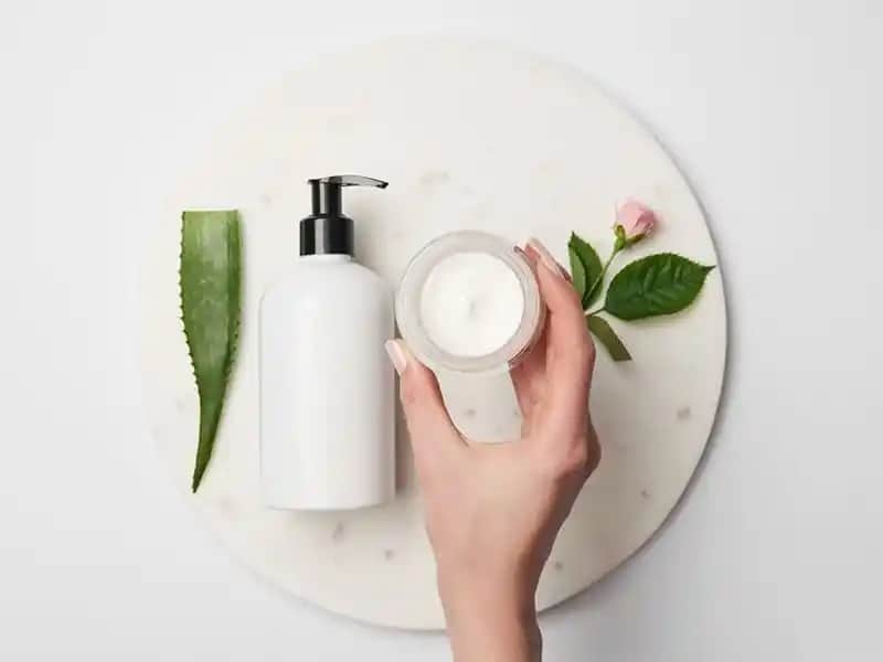 Elde Nasıra Karşı En Etkili Kremler ve Doğal Çözüm Yöntemleri