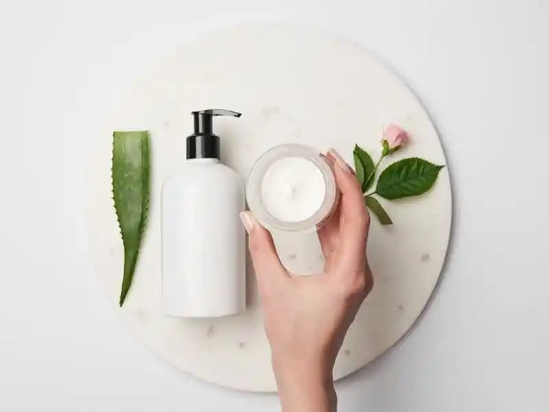 Elde Nasıra Karşı En Etkili Kremler ve Doğal Çözüm Yöntemleri