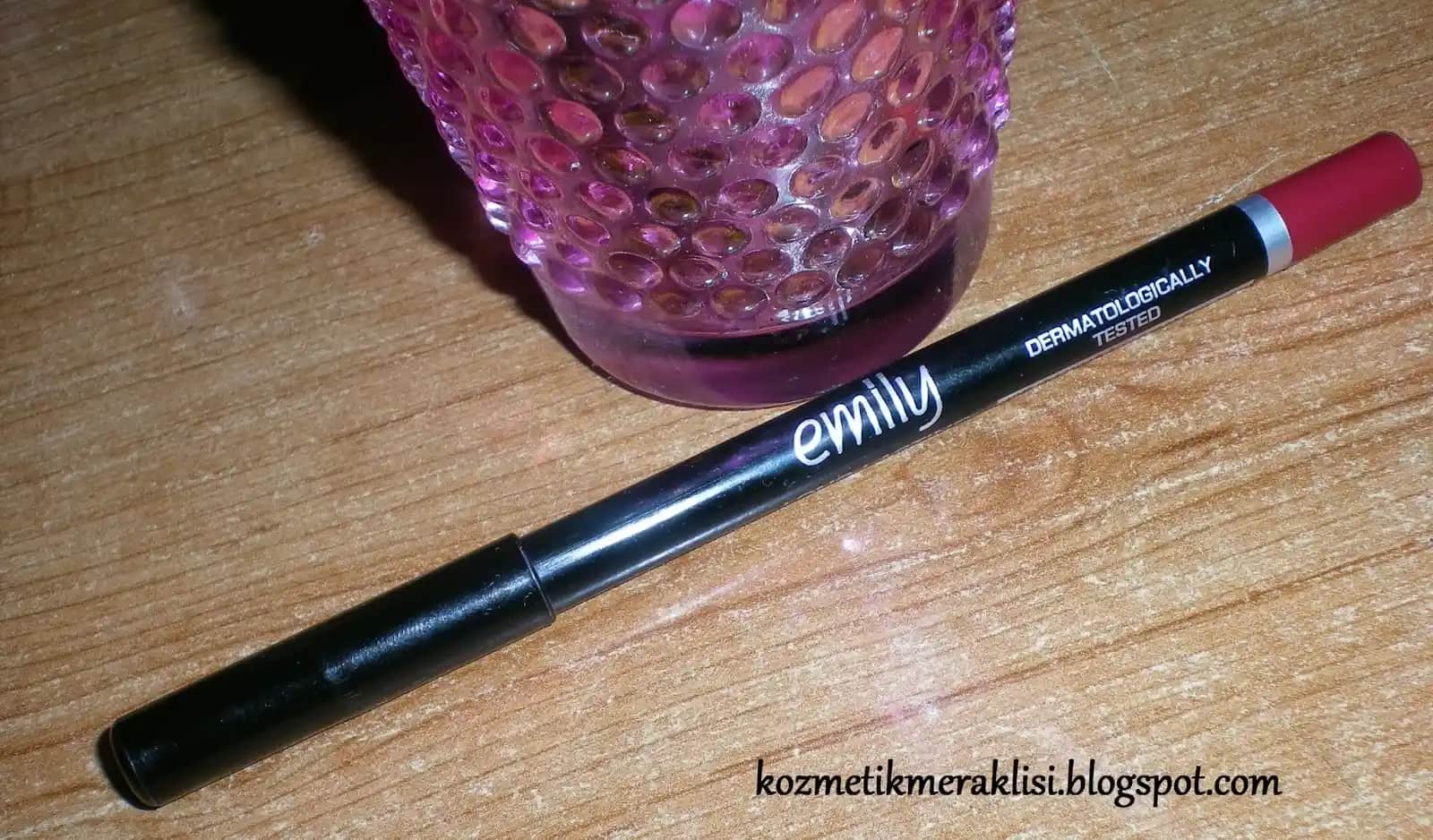 Emily Dudak Kalemi 206 ile doğal ve kalıcı dudak makyajı için en iyi seçim