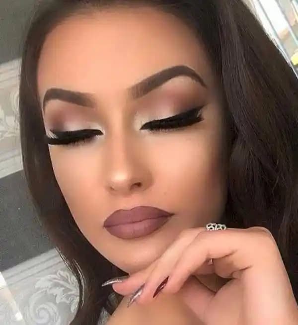 En Güzel Makyaj Trendleri ve Teknikleriyle Güzelliğinizi Yansıtın