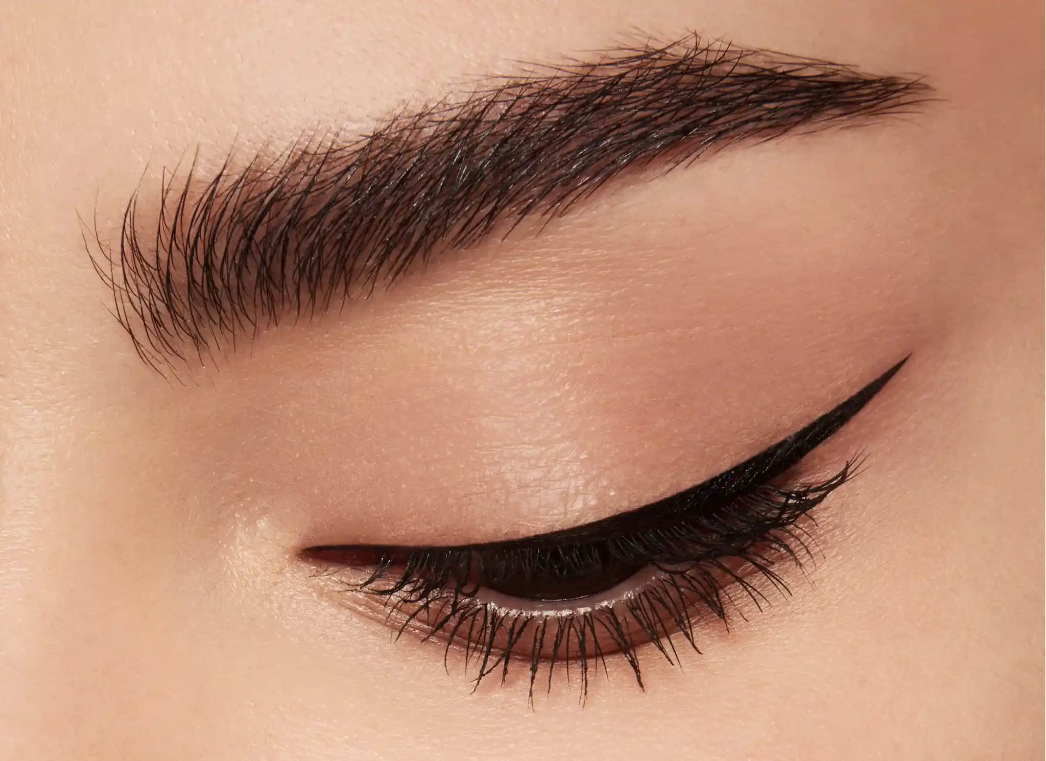Eyeliner Çeşitleri ve Kullanım İpuçlarıyla Gözlerinizi Vurgulayın