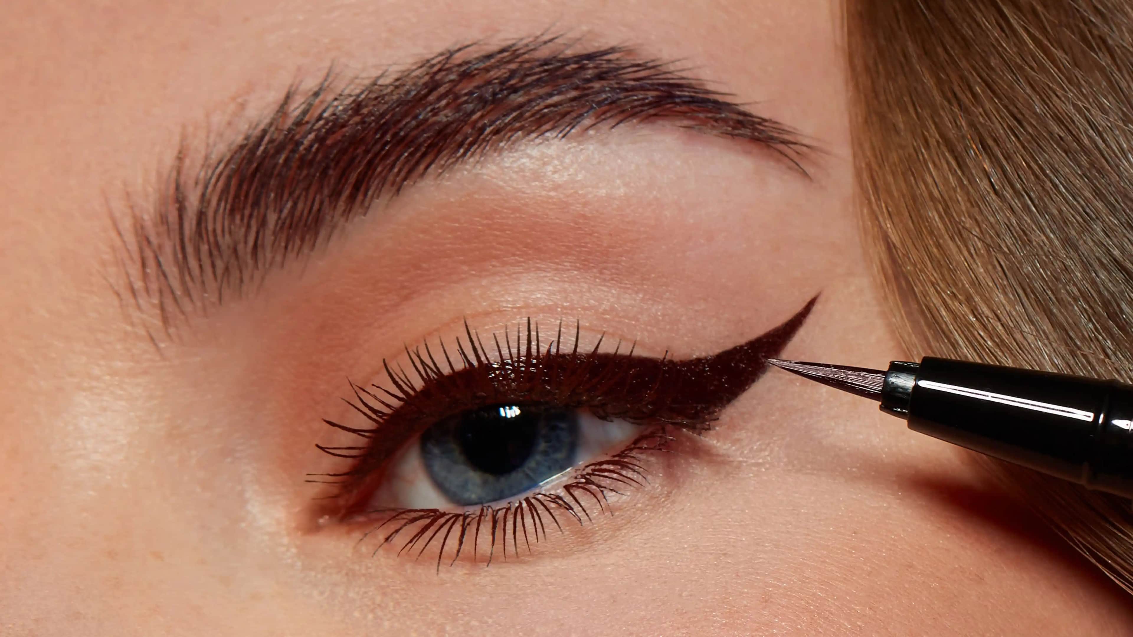 Eyeliner Çeşitleri ve Uygulama İpuçlarıyla Gözlerinizi Vurgulayın