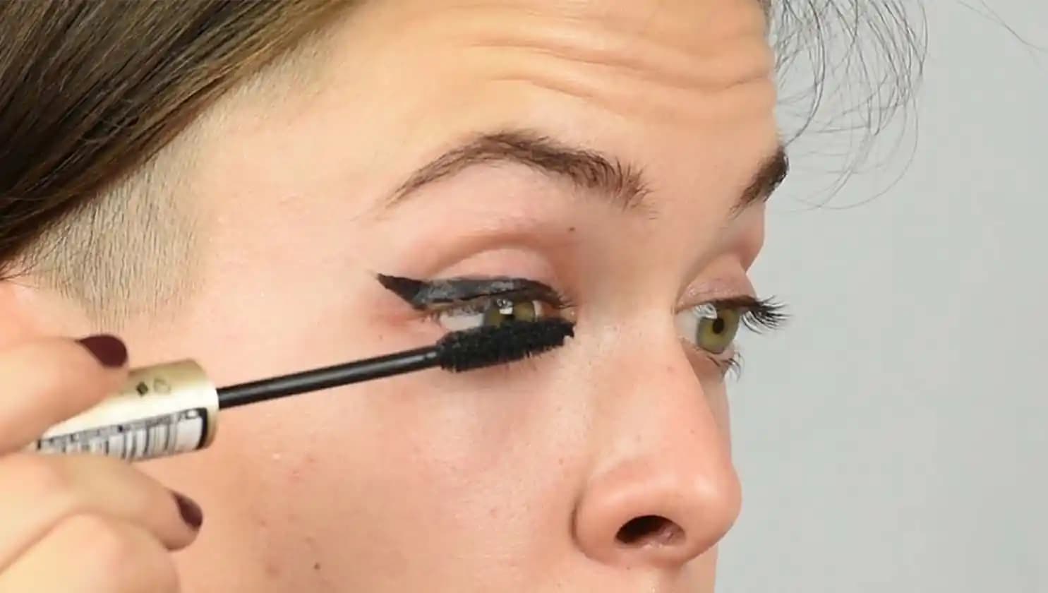 Eyeliner Nasıl Sürülür? Adım Adım Göz Makyajı Teknikleri ve İpuçları
