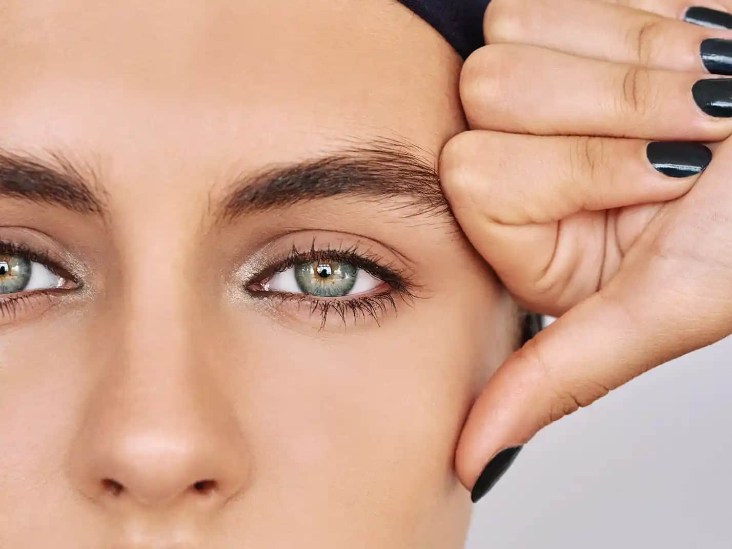 Eyeliner Seçimi ve Uygulama İpuçları: Gözleri Vurgulayan Kozmetik Rehberi