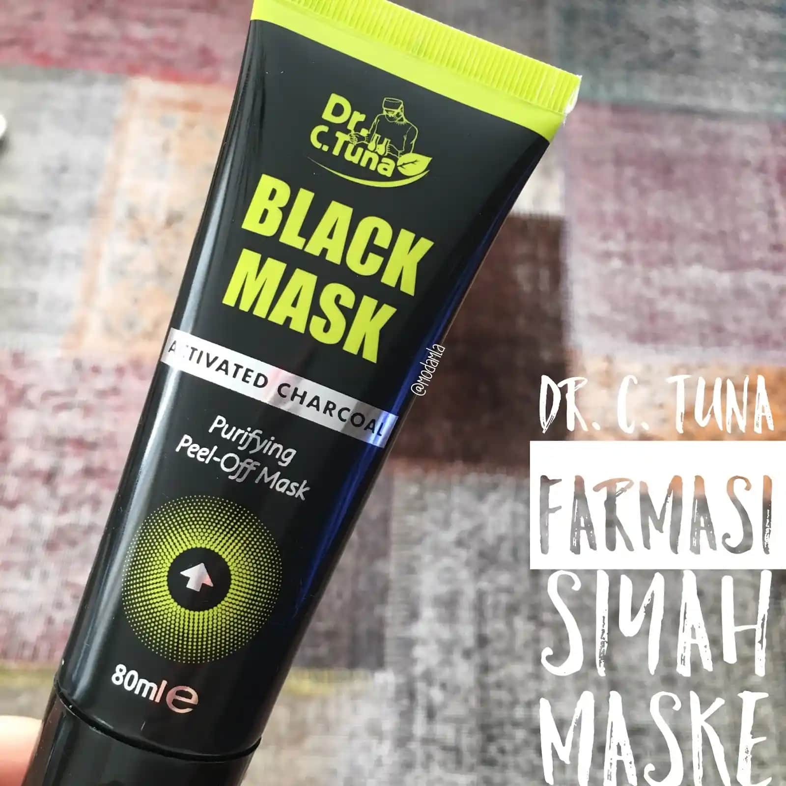 Farmasi Dr. C. Tuna Siyah Maske ile Derinlemesine Temizlik ve Gözenek Sıkılaştırma