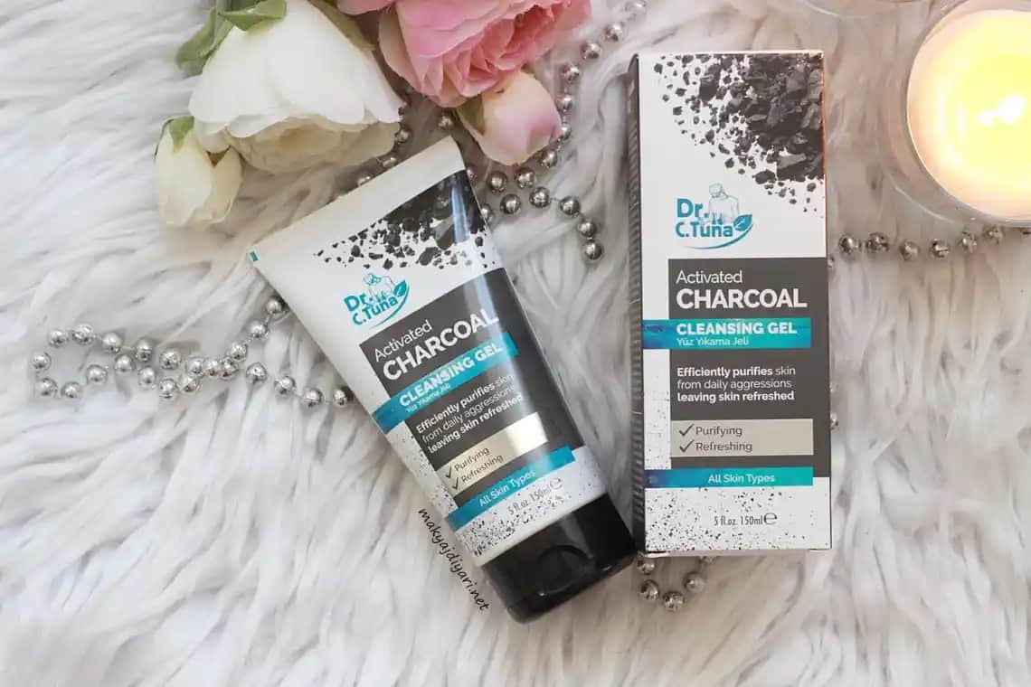 Farmasi Yüz Temizleme Jeli: Cilt Tiplerine Uygun Temizlik ve Bakım Çözümleri