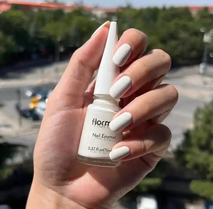 Flormar 310 Snow White Oje: Uzun Süre Dayanan ve Şık Beyaz Tırnaklar İçin Mükemmel Seçim