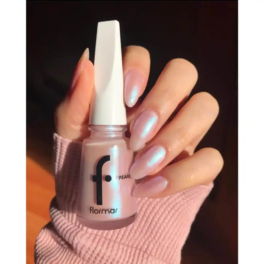 Flormar Pearly PL454: Zarif ve Parıltılı Tırnaklar İçin Uygun Sedefli Oje Seçeneği